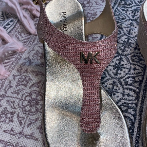 Michael Kors wedges in a sparkly pink color - Picture 2 of 6